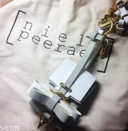 niels peeraer包包多少錢？滿足你所有的少女情節(jié)