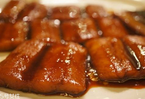 鰻魚(yú)死了還能吃嗎 小心會(huì)中毒 鰻魚(yú)死了還能吃嗎 小心會(huì)中毒