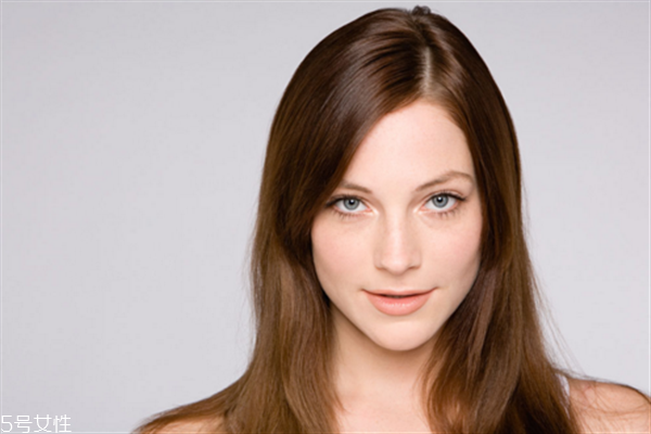 激光點(diǎn)痣后怎么做恢復(fù)快？激光點(diǎn)痣之后要多補(bǔ)充維生素