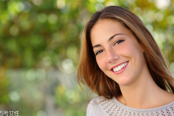 激光點(diǎn)痣后有紅印怎么辦？點(diǎn)痣后切記忌辛辣飲食