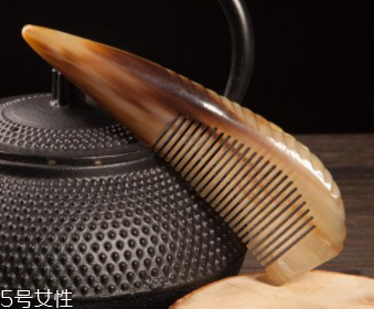 梳子的隱藏技能有哪些？梳梳手臂緩解便秘