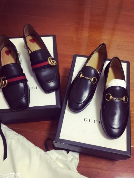 gucci鞋子一般多少錢？風(fēng)靡時(shí)尚界的潮流經(jīng)典