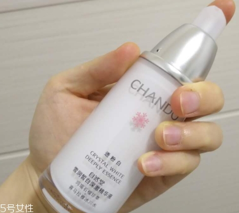 自然堂精華液適合多大年齡用？