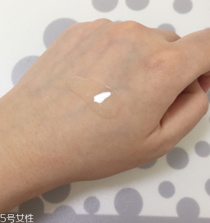 自然堂精華液適合多大年齡用？