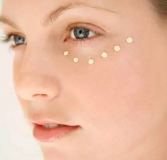 遮瑕膏和遮瑕筆哪個(gè)好？分析兩者的優(yōu)缺點(diǎn)