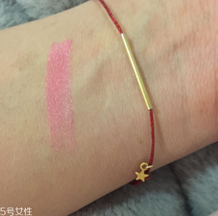 蘭芝V型唇膏01號色是什么樣的？淡粉色很溫婉