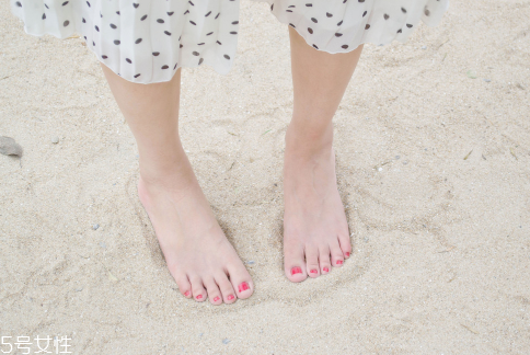 冬天裂腳怎么辦？5招緩解裂腳