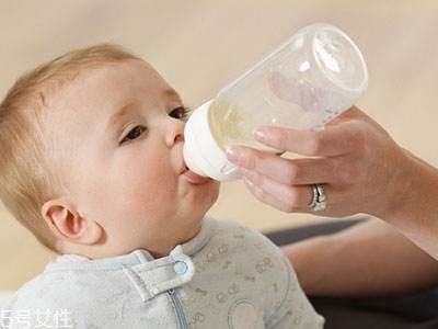 給寶寶斷奶要怎樣做才好？斷奶五大注意事項(xiàng)