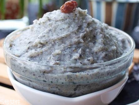 嬰幼兒缺鈣會有什么癥狀表現(xiàn)？4大表現(xiàn)需注意