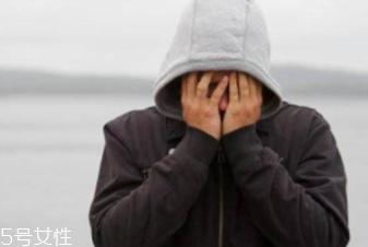 抑郁癥為什么會引發(fā)腹瀉？神經(jīng)功能混亂危害大