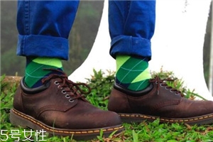 瘋馬皮沾上油漬怎么辦？這種皮質(zhì)千萬(wàn)不能碰油