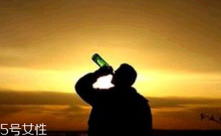 喝酒都會導致哪些癌癥？消化道最先遭殃