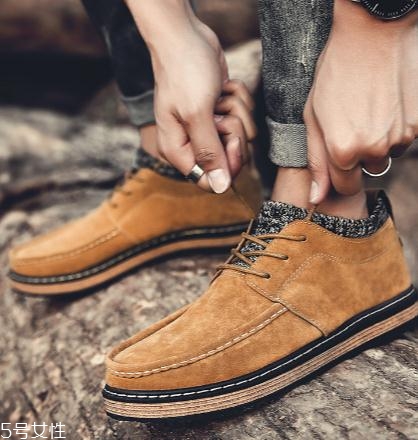 瘋馬皮變黑怎么處理？將英倫復(fù)古風(fēng)進(jìn)行到底