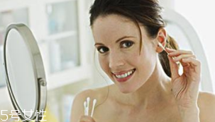 耳屎很黏是什么原因造成的？基因遺傳決定的