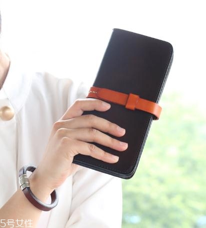 植鞣皮用什么油？經(jīng)得起時(shí)間考驗(yàn)的皮革