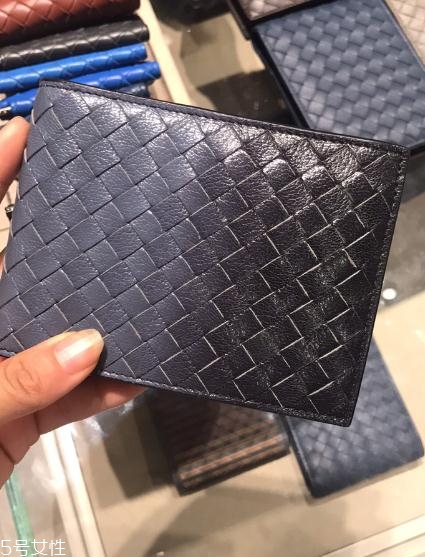 bv葆蝶家包包一般多少錢？意大利經(jīng)典品牌