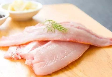 巴沙魚怎么去皮 只需輕松一招 巴沙魚怎么去皮 只需輕松一招