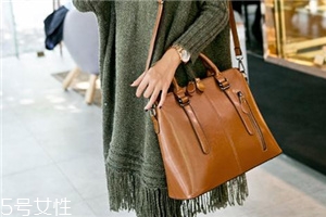 油蠟皮是什么皮？這種材質(zhì)的包包你一定買過(guò)