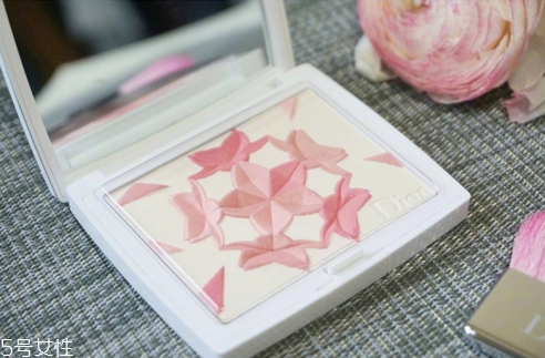 迪奧春季限定櫻花腮紅好用嗎？顏值即正義