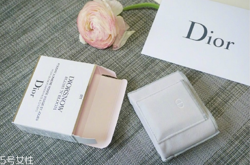 迪奧春季限定櫻花腮紅好用嗎？顏值即正義