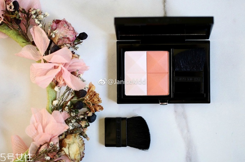 紀(jì)梵希柔霧雙色腮紅好用嗎？紀(jì)梵希絕對(duì)的一線(xiàn)大牌