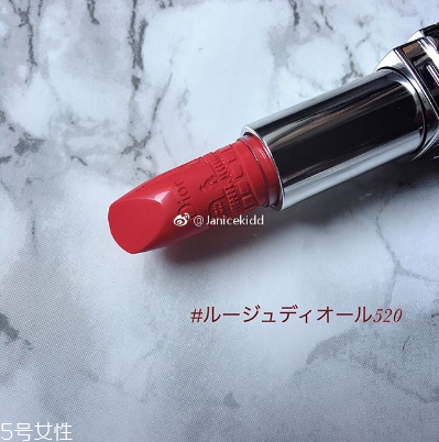 迪奧70周年限定口紅試色 迪奧粉一定要收 迪奧70周年限定口紅試色 迪奧粉一定要收