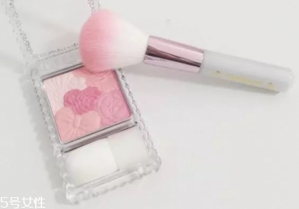 腮紅怎么用好？正確使用腮紅的方法