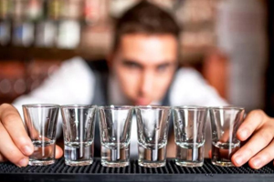 喝酒都會(huì)導(dǎo)致哪些癌癥？消化道最先遭殃