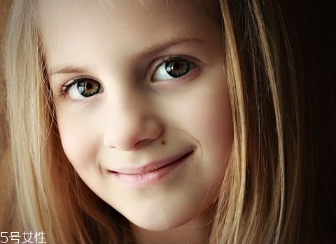 脖子后面有痣代表什么？10大身體缺陷是好事