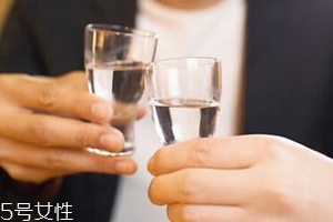 喝多少酒算安全？有基因缺陷的中國(guó)人最好不要喝