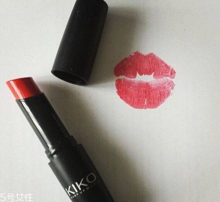 kiko口紅913是豆沙色嗎？kiko是阿瑪尼旗下品牌