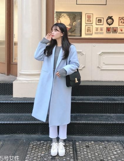 藍(lán)色大衣搭配什么鞋子？優(yōu)雅氣質(zhì)盡顯