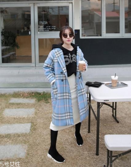 藍(lán)色大衣搭配什么鞋子？優(yōu)雅氣質(zhì)盡顯