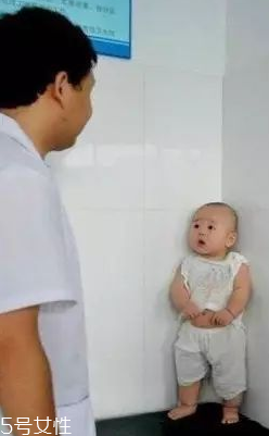 嬰兒打針哭鬧怎么辦？這些錯誤方法不要用