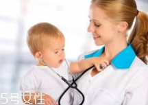 嬰兒打針哭鬧怎么辦？這些錯誤方法不要用