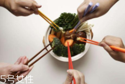 筷子應(yīng)該怎么洗？不要泡不要搓不要圖省事