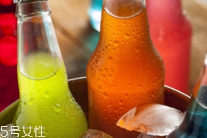 痛風(fēng)得病為什么低齡化？過量飲用含糖飲料