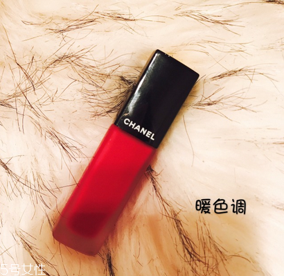 香奈兒炫亮魅力印記唇釉哪個(gè)色號(hào)好看？質(zhì)感超棒