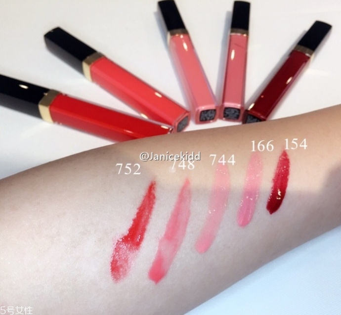 香奈兒可可小姐唇露748什么色？香奈兒水晶糖光透唇釉全試色