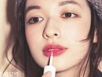 2018開年爆款色莓果紫，怎么涂更美？