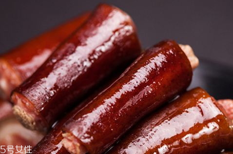 豬尾巴為什么要剪掉 剪尾巴的好處你知道多少 豬尾巴為什么要剪掉 剪尾巴的好處你知道多少