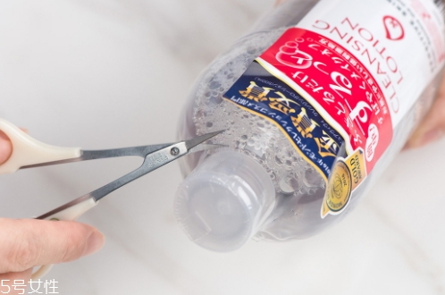 卸妝水凍住了還可以用嗎？怎么化凍卸妝水最合適