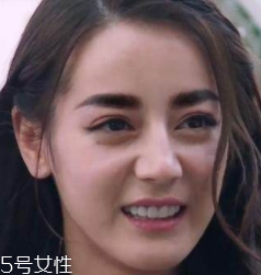 眉型為什么很奇怪？眉頭沒畫好