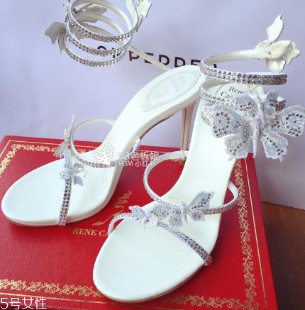 rene caovilla鞋子偏碼嗎？英國皇室的欽點(diǎn)品牌