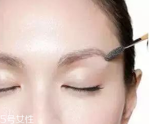 眉型為什么很奇怪？眉頭沒畫好