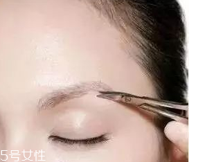 眉型為什么很奇怪？眉頭沒畫好