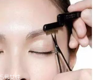 眉型為什么很奇怪？眉頭沒畫好