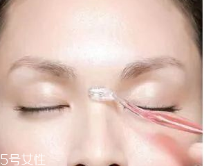 眉型為什么很奇怪？眉頭沒畫好