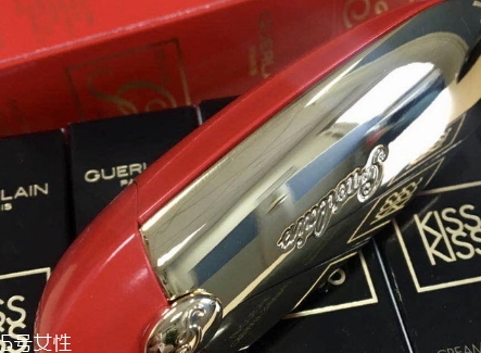 嬌蘭2018新春限定寶石口紅25試色 氣場十足正紅色 嬌蘭2018新春限定寶石口紅25試色 氣場十足正紅色