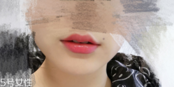 The Face Shop潤唇膏03水蜜桃試色 微提亮適合打底 The Face Shop潤唇膏03水蜜桃試色 微提亮適合打底